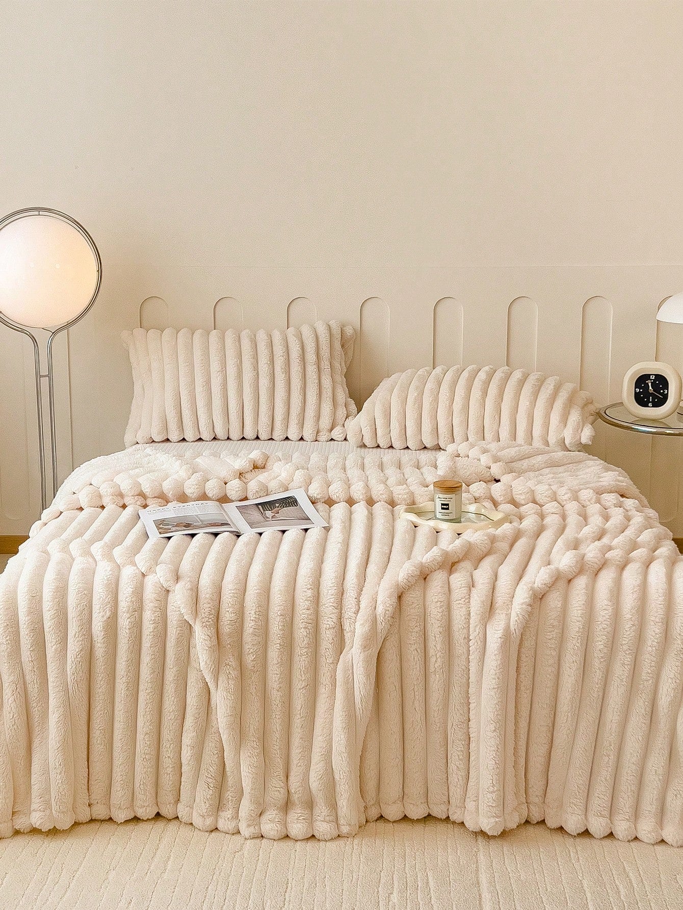 Thick & Warm Ultra-Soft Striped Throw Blanket – Cozy All-Season Blanket for Couch, Bed & Home Decor