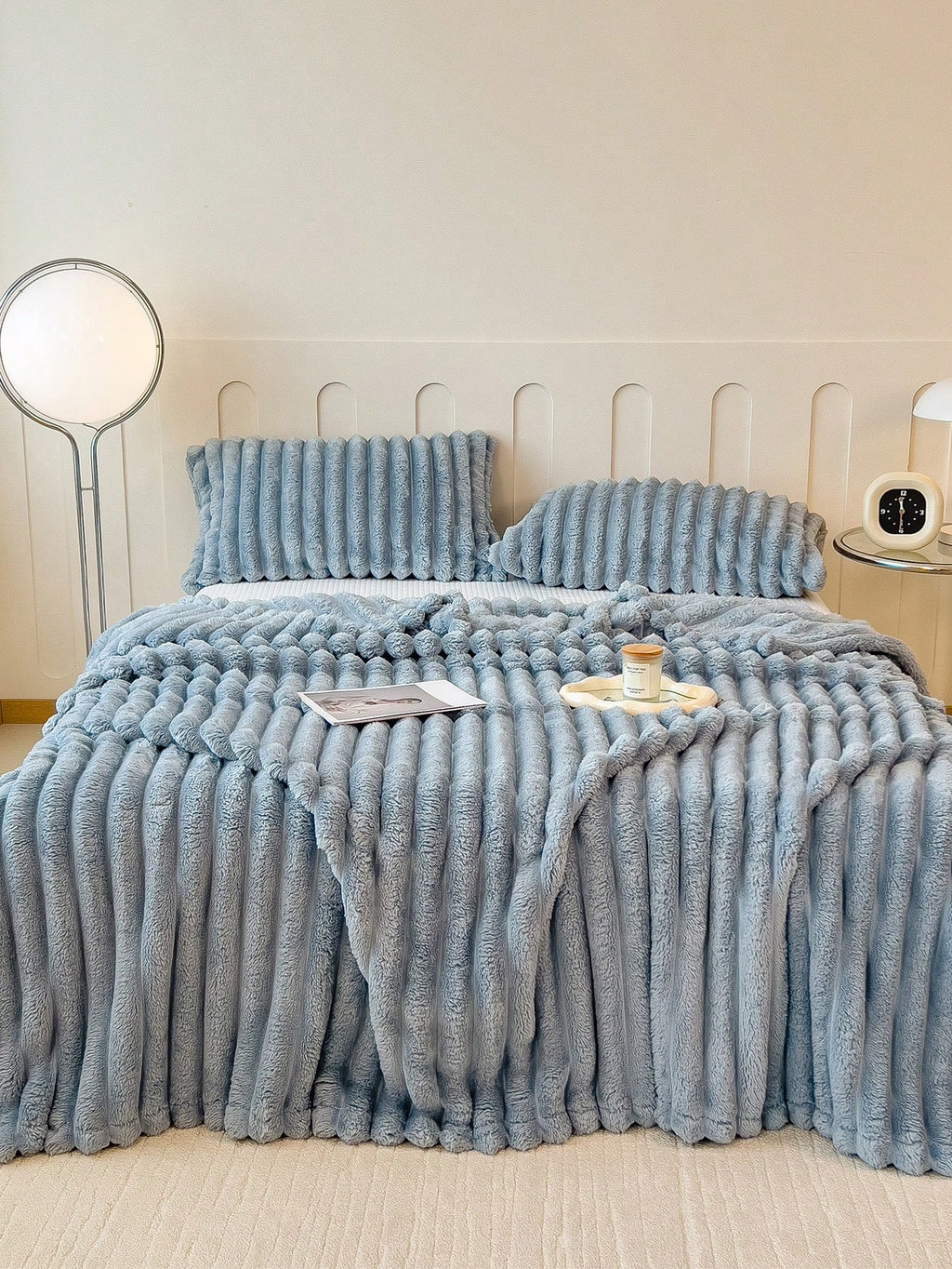 Thick & Warm Ultra-Soft Striped Throw Blanket – Cozy All-Season Blanket for Couch, Bed & Home Decor