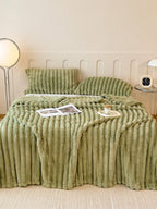 Thick & Warm Ultra-Soft Striped Throw Blanket – Cozy All-Season Blanket for Couch, Bed & Home Decor