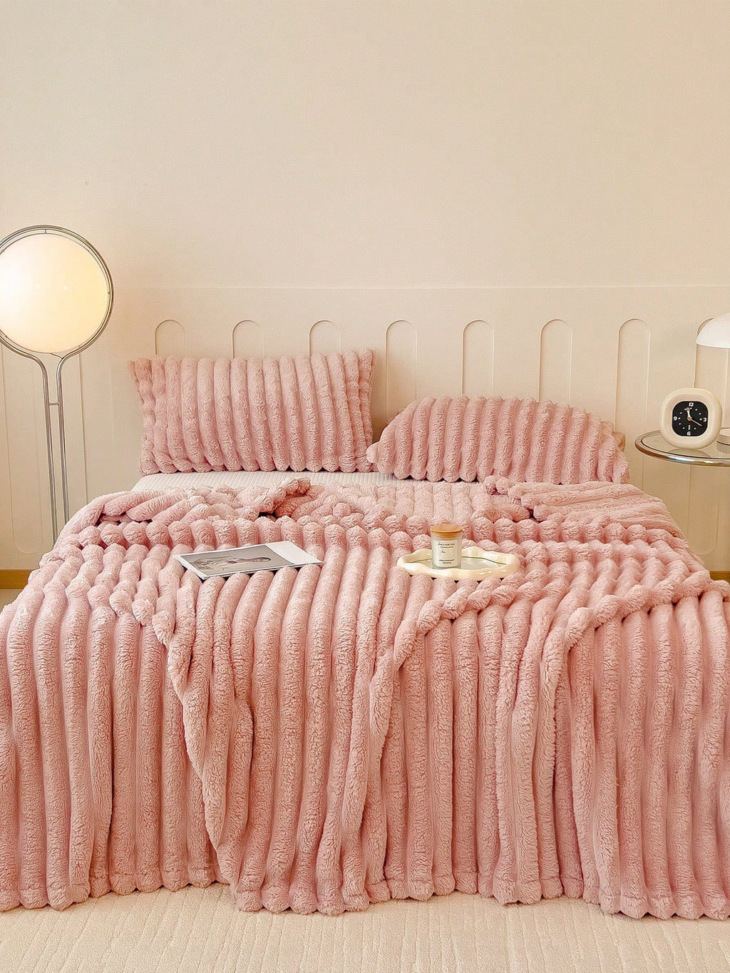 Thick & Warm Ultra-Soft Striped Throw Blanket – Cozy All-Season Blanket for Couch, Bed & Home Decor