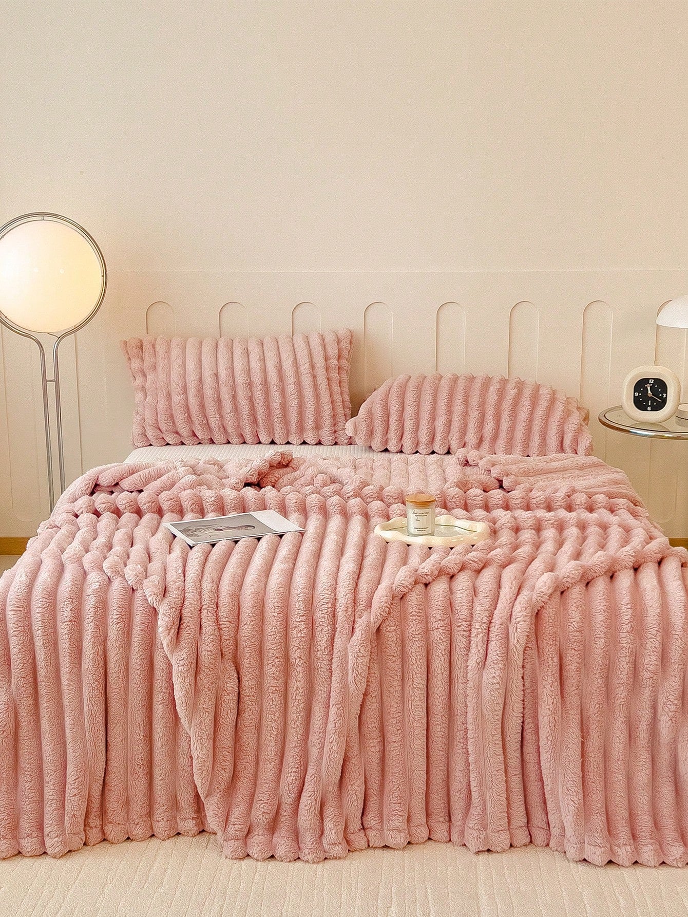 Thick & Warm Ultra-Soft Striped Throw Blanket – Cozy All-Season Blanket for Couch, Bed & Home Decor